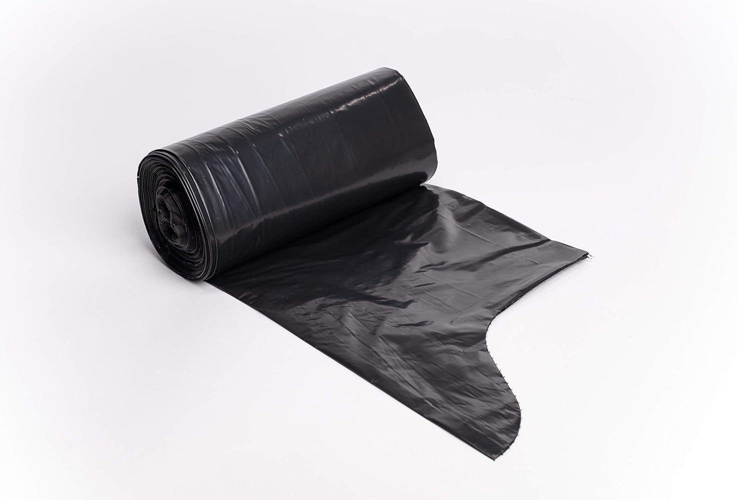 Aluf Plastics RCT-45X Star Sealed Coreless Rolls with E-Z Tie Flap Closure, 45 gal, Polyethylene, 40' x 46', Black (Pack of 400)