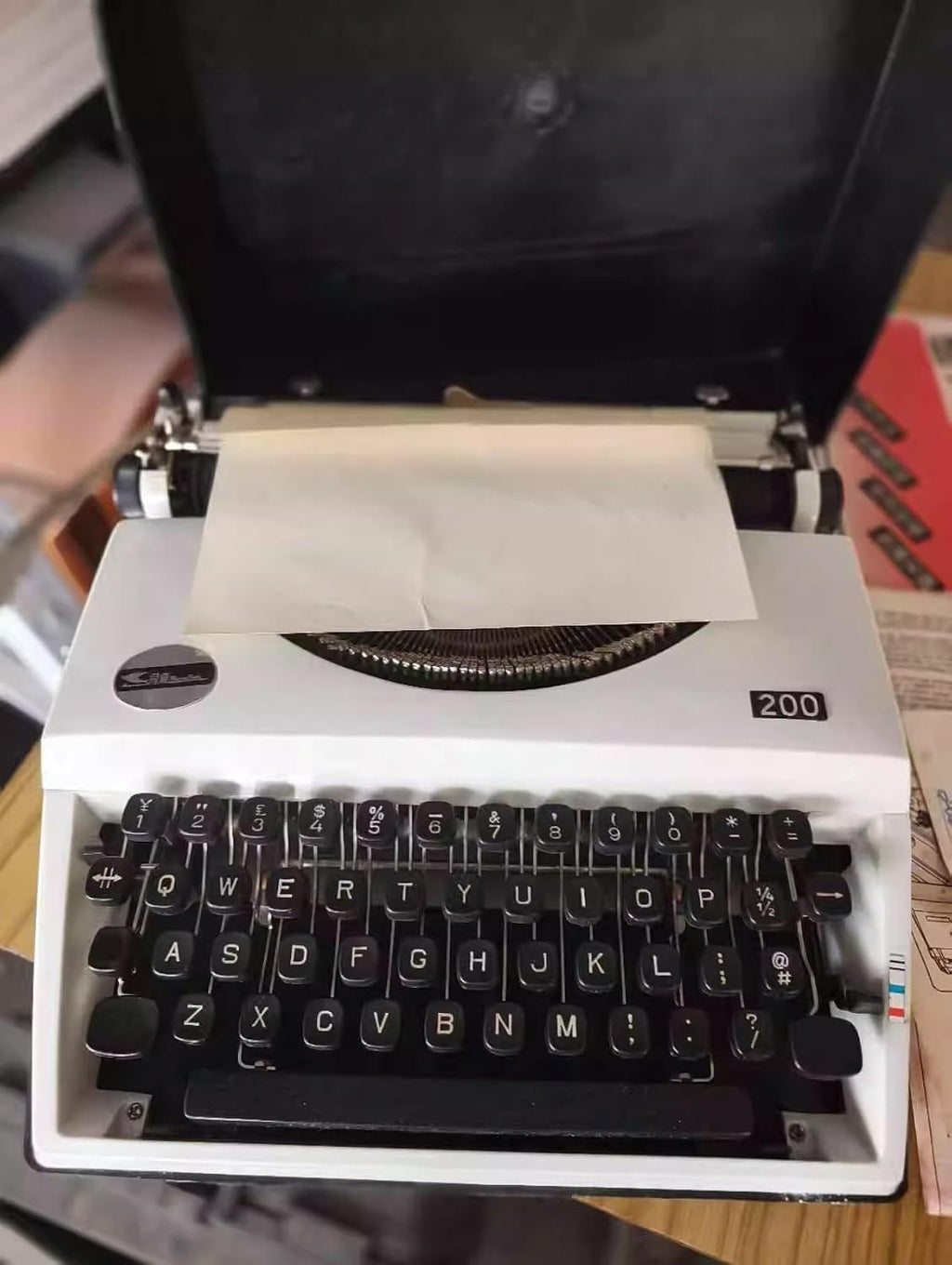 Classic Portable Manual Typewriter, Typewriter Model, Typewriter Model, Old Fashioned Retro Literary Present Normal Use, Easy Setup, Great Present for Writers and Authors - Great for Writers,White