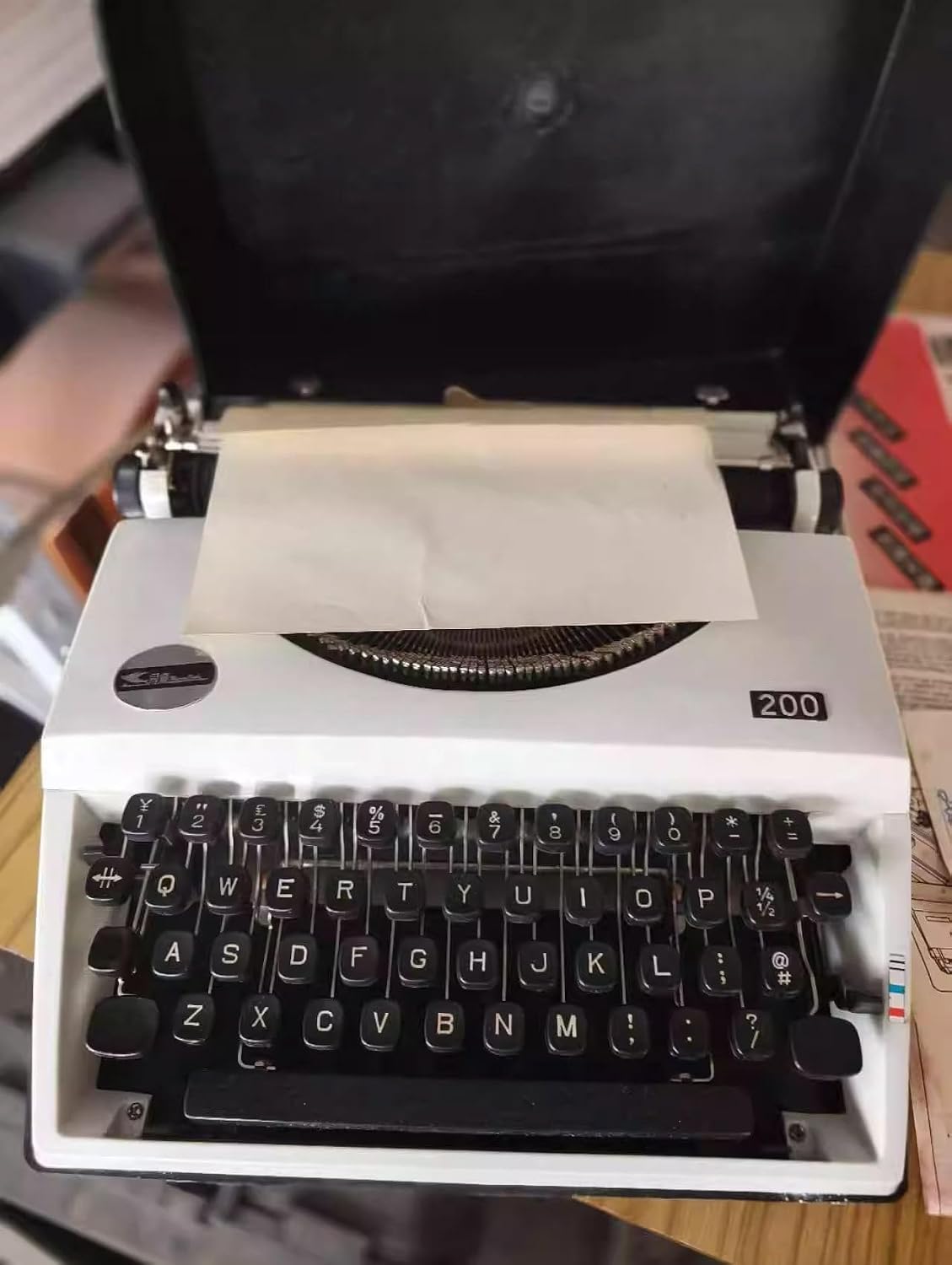 Classic Portable Manual Typewriter, Typewriter Model, Typewriter Model, Old Fashioned Retro Literary Present Normal Use, Easy Setup, Great Present for Writers and Authors - Great for Writers,White