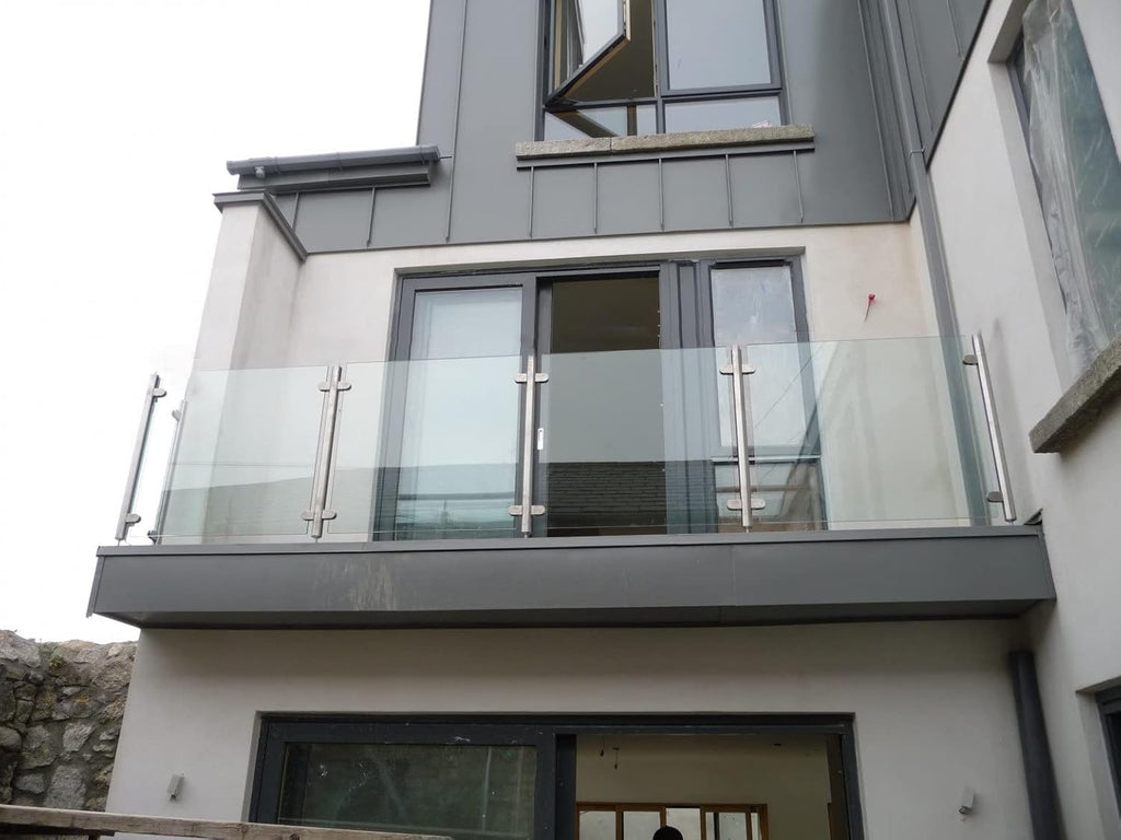 Glass Banister Round Standoff Clamp, Stainless Steel Black Stair Balustrade Post for 3/8'-1/2' Glass Panels, Terrace Decking Hotel Guardrail System(Middle Post,85cm/33.5in)