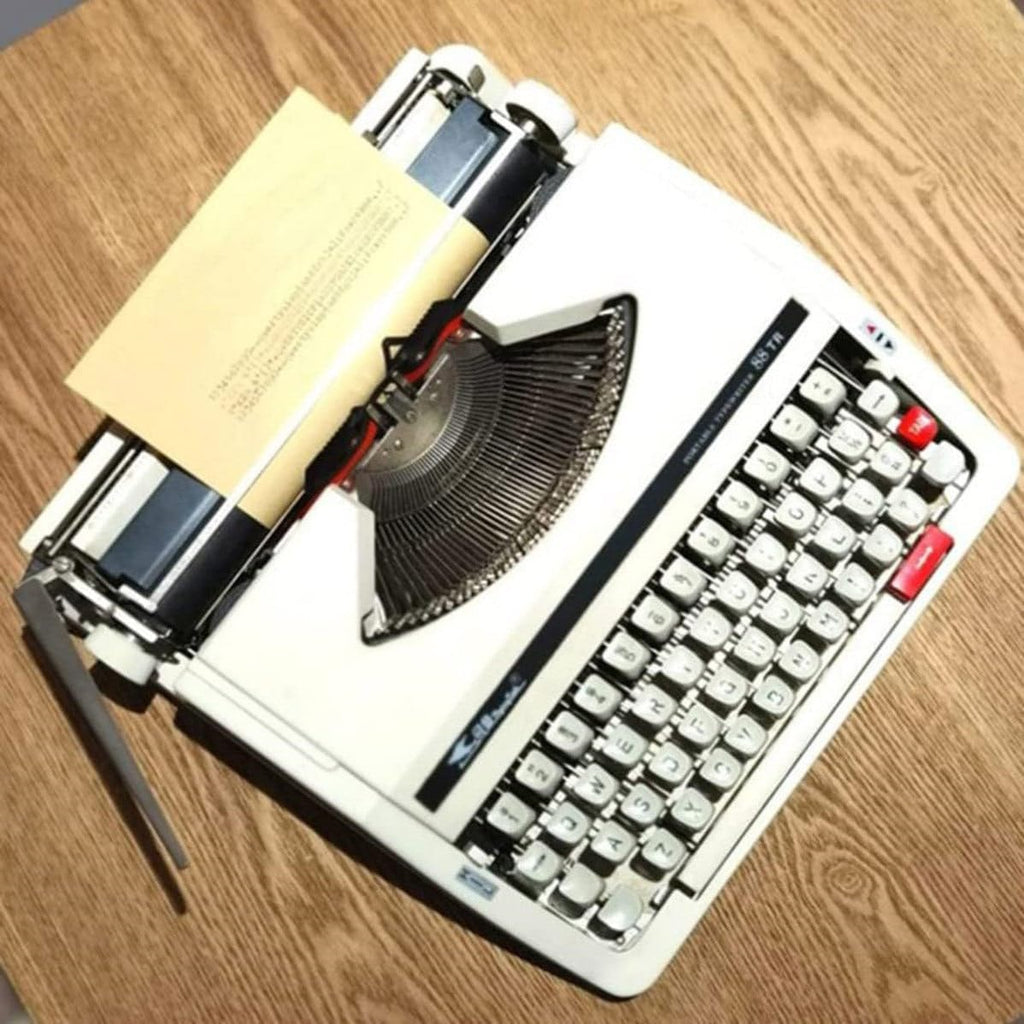 Classic Manual Typewriter, Traditional Portable Vintage Typewriter Deeply Restored by Craftsmen, Manual Typewriter for Writing, Literary Retro Collection Gift, 30 X 30 X 10 Cm,White