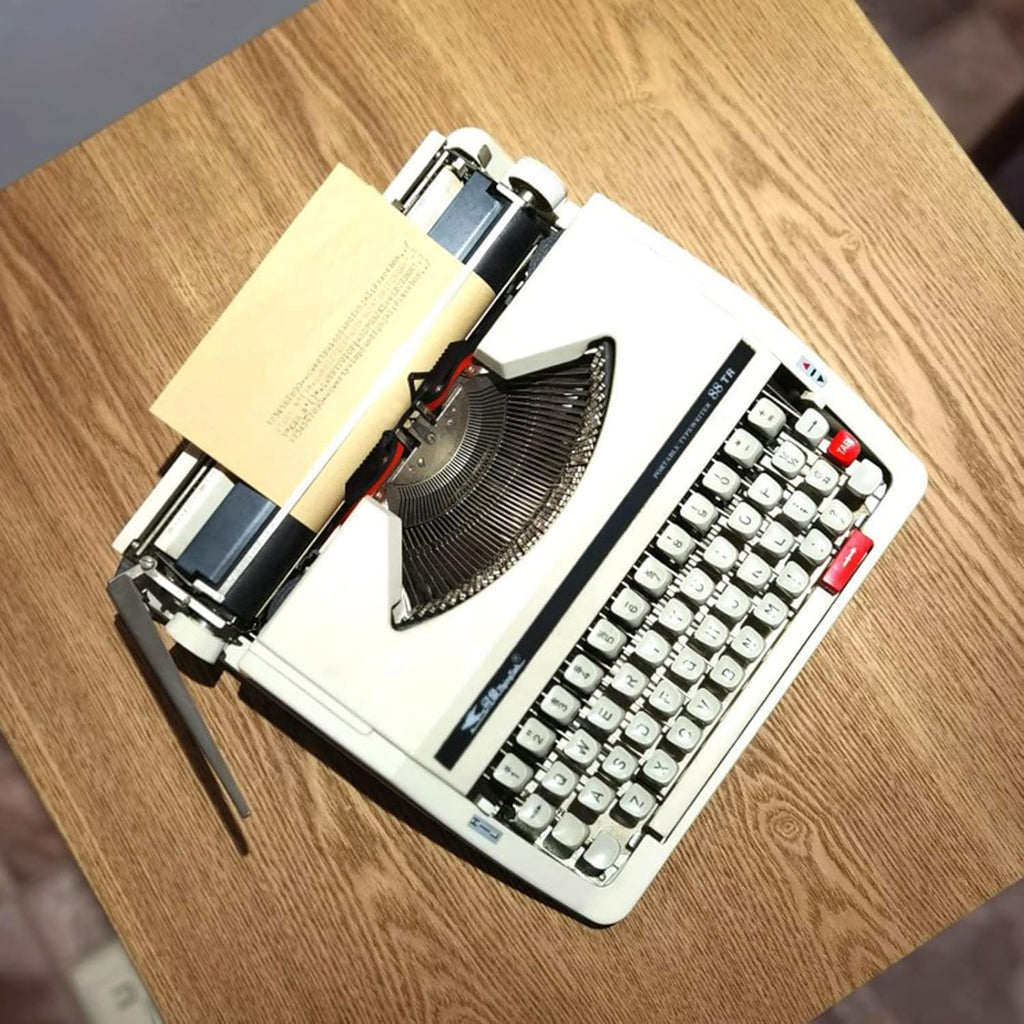 Traditional Portable Manual Typewriter, Classic Old-Fashioned Machinery Typewriter, Vintage Typewriter for Nostalgic Flow, Flexible Buttons Clear Handwriting with Case, Literary Retro Collection Gift