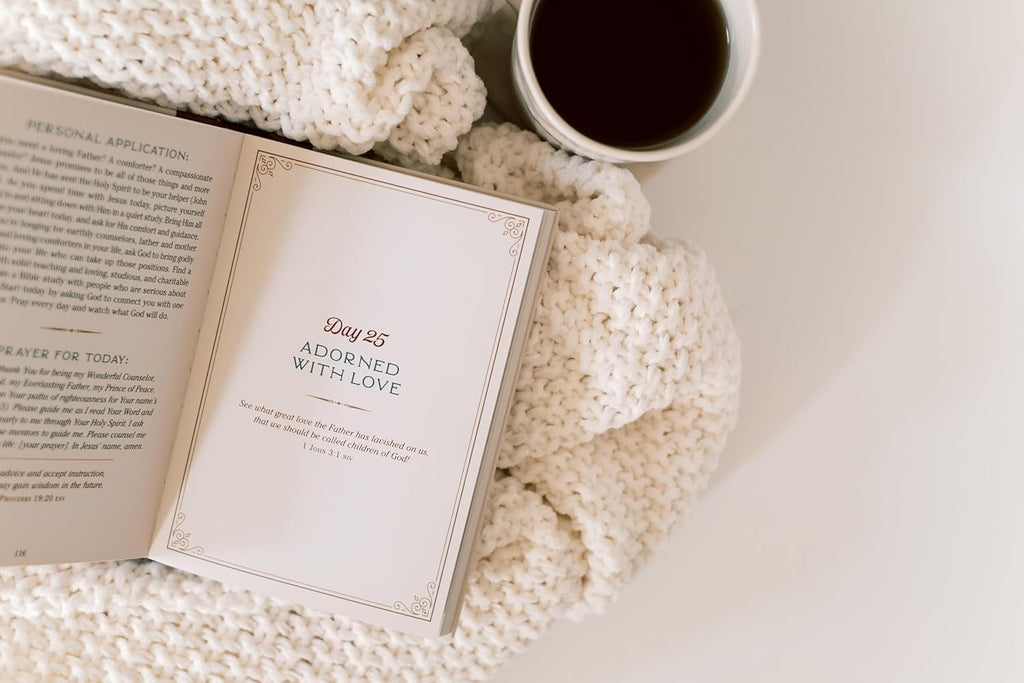 The Little Women Devotional: A Chapter-by-Chapter Companion to Louisa May Alcott's Beloved Classic