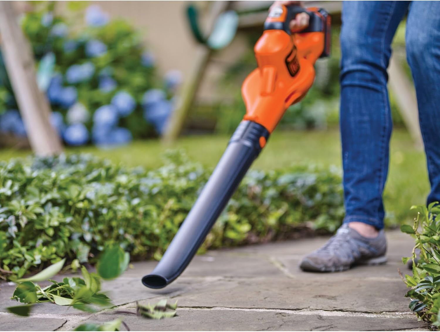BLACK+DECKER 20V MAX* Cordless Sweeper with Power Boost, Leaf Blower with Battery and Charger (LSW321)