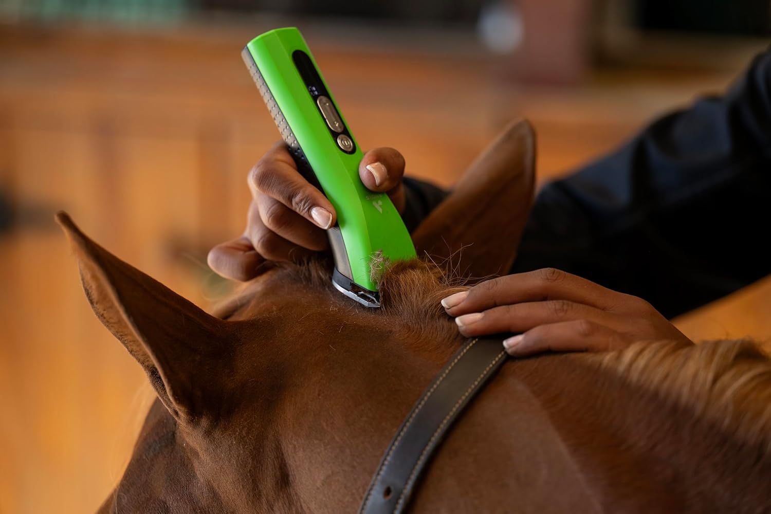 Andis 563231 ProClip 5-in-1 Adjustable Blade Cord/Cordless Pet Hair Clipper, 5 Blade Settings, 5 Speeds, Feather Light, Digital Display Screen, Green