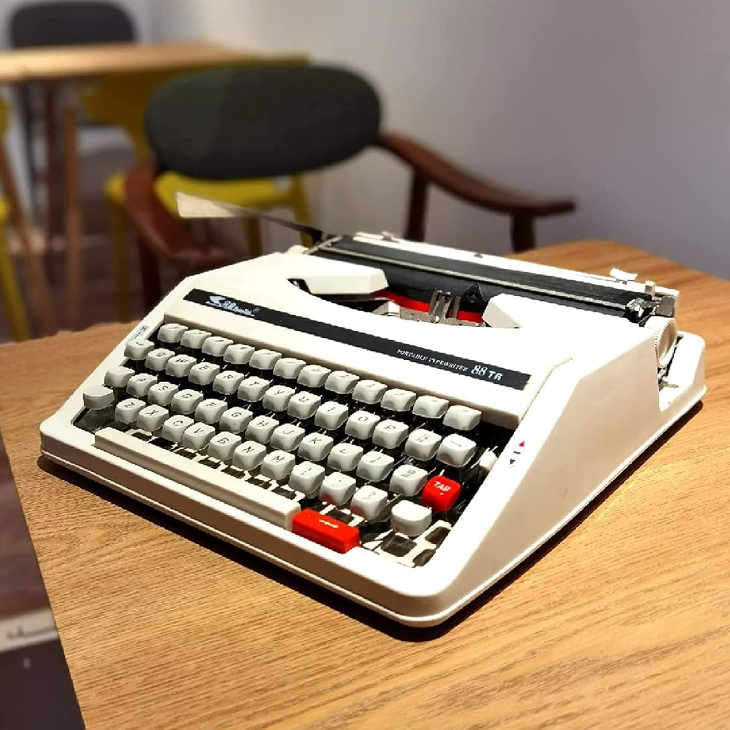 Machinery Typewriter Old Fashioned Manual Typewriter, Portable and Easy to Use Literary Retro Collection Gift, 30 * 30 * 10CM,White