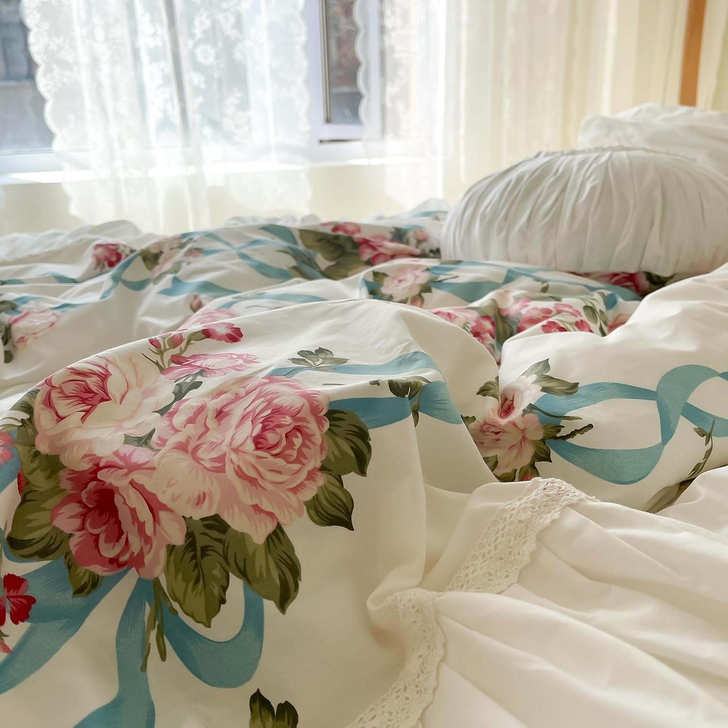 LELVA Vintage Wrinkle Design Duvet Cover Set Full Floral Romantic Ruffled Bedding for Girls 4 Piece White Bed Skirt