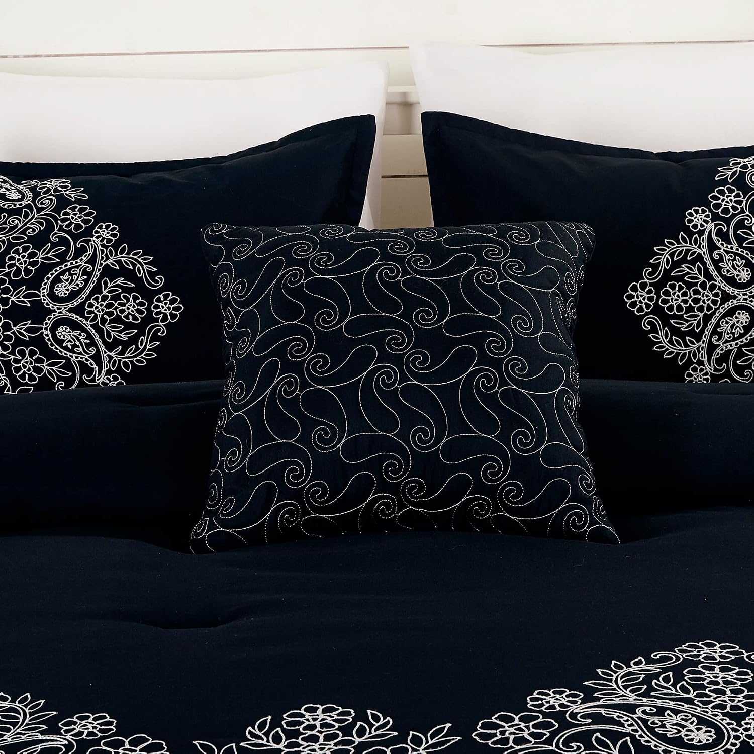 Chezmoi Collection Linz 7-Piece Black/White Paisley Floral Scroll Embroidered Comforter Set, King
