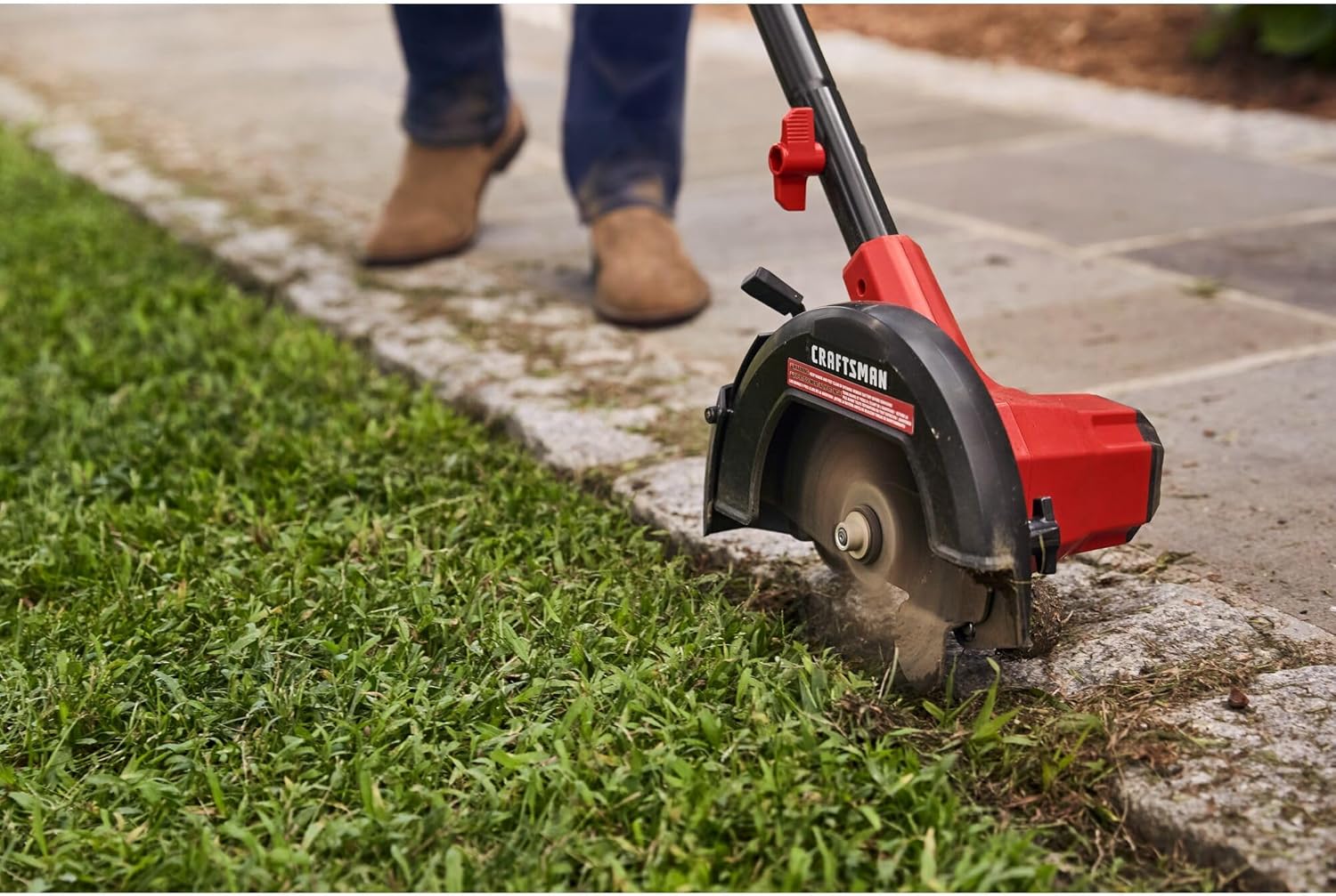 CRAFTSMAN Cordless Edger Lawn Tool, 20V MAX Battery, Charger and Blade Included, Lightweight Lawn Edger, 7.5 in Cutting Width, 1000 Ft of Edging per Charge (CMCED400D1)