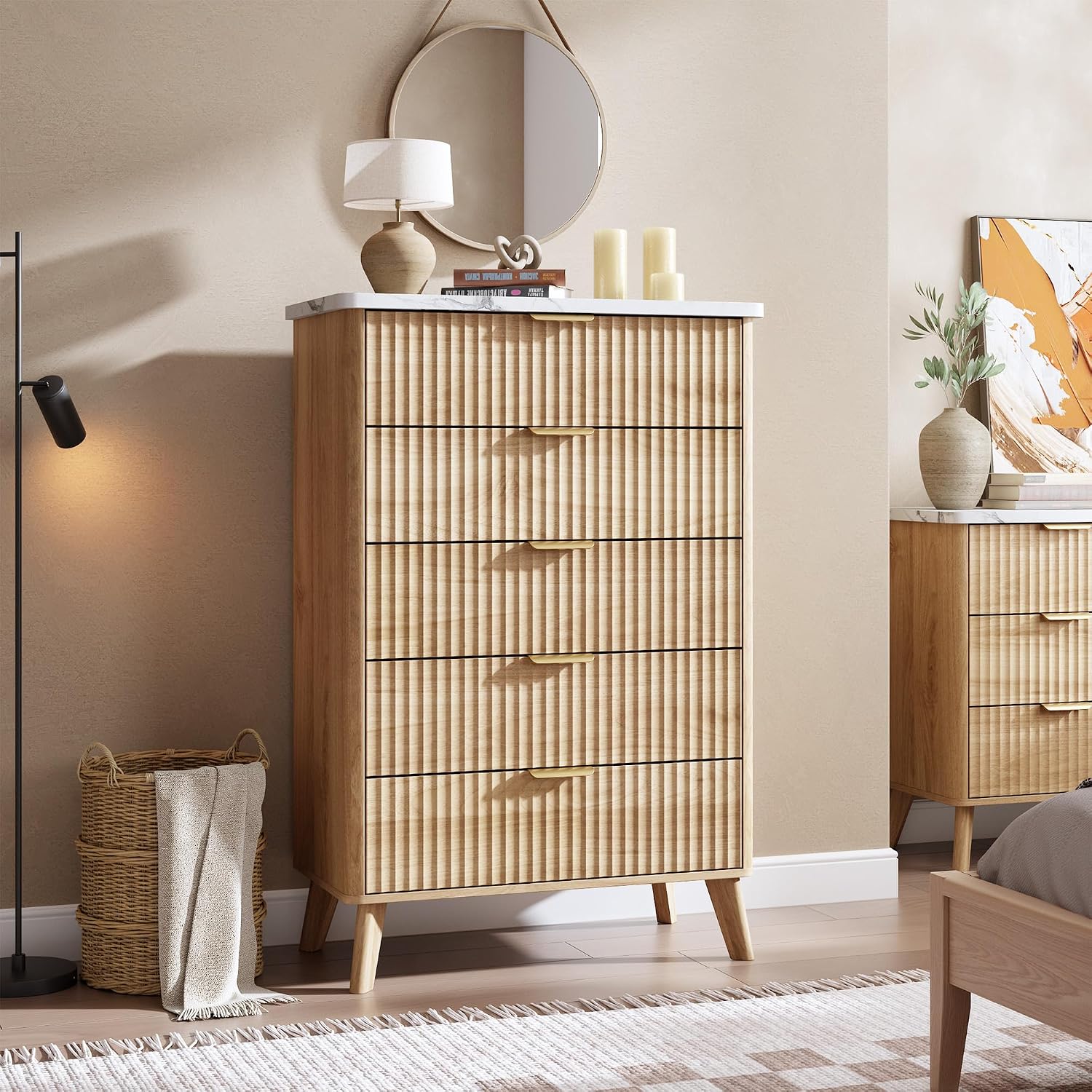Fluted Dresser for Bedroom with 5 Deep Drawers, 47.2 in Tall Chest of Drawers with Faux Marble Top, Curved Profile Design, Modern Wooden Dresser, for Living Room, Kids Room, Hallway, Natural Oak