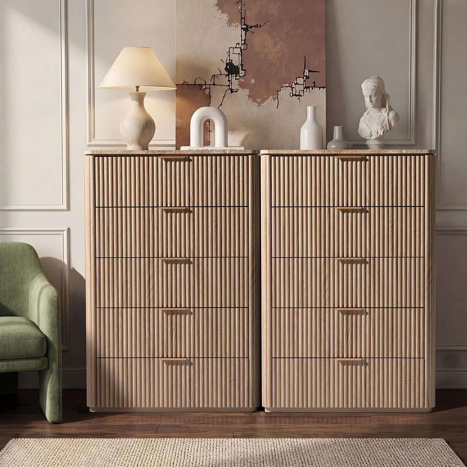 Dresser for Bedroom with 5 Drawers, 46'H Chest of Drawers, Fluted Dresser with Faux Marble Top, Curved Profile Design, Metal Handle, Wood Closet Storage Organizer for Living Room, Hallway, Natural Oak